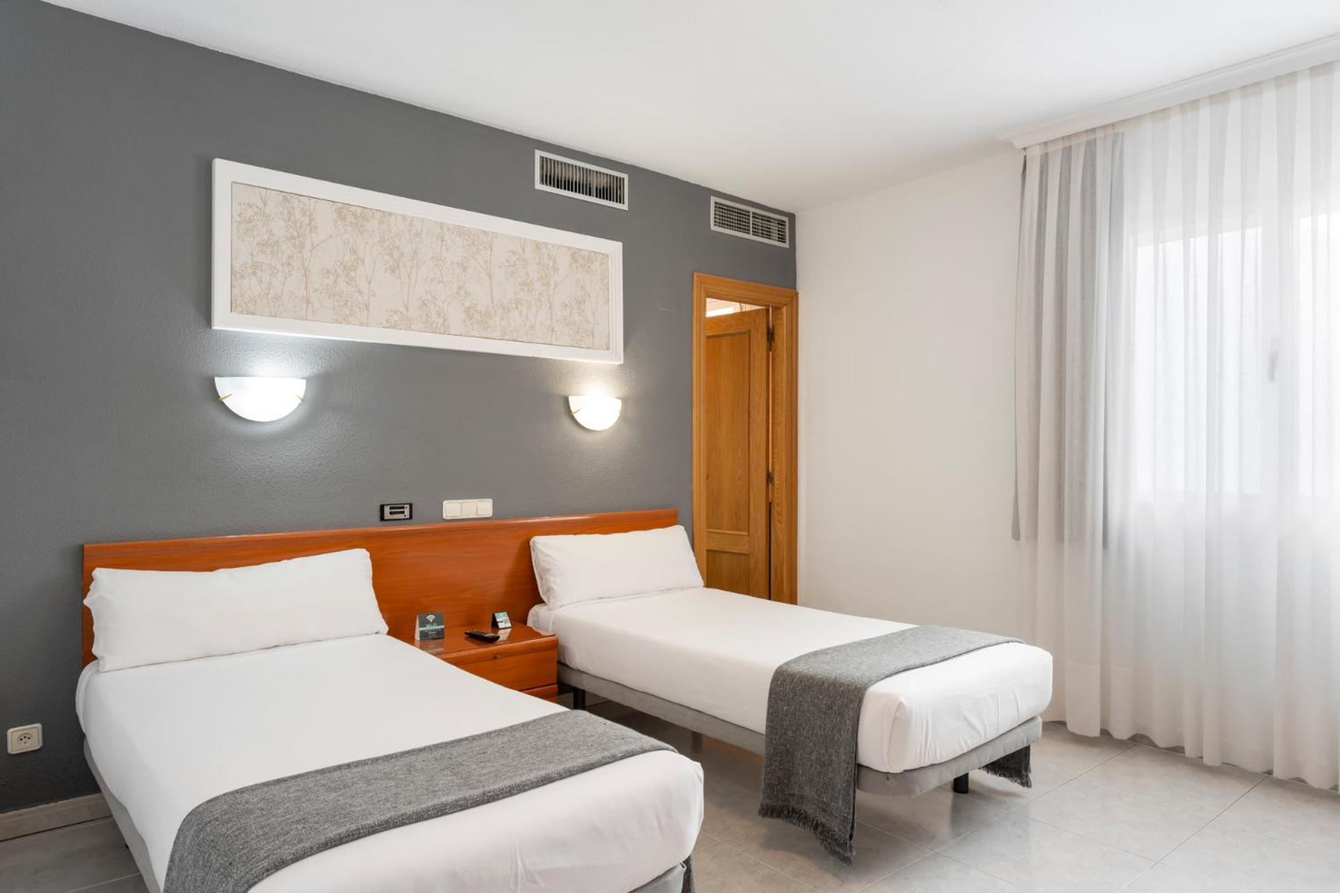 Hotel Alda Ciudad De โตโร ภายนอก รูปภาพ